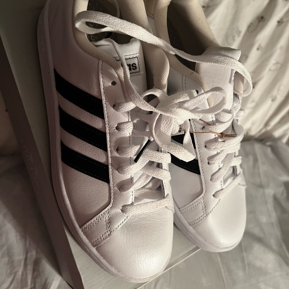 Brand new never worn Adidas!!!!